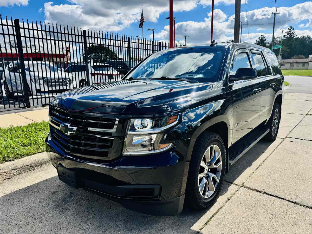 Photo 10 of this Chevrolet Tahoe