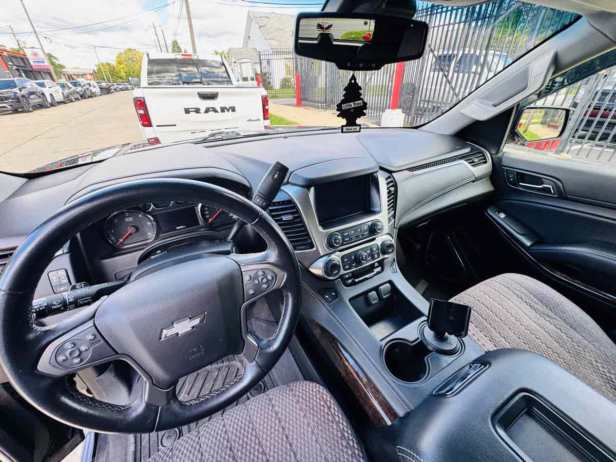 Photo 13 of this Chevrolet Tahoe