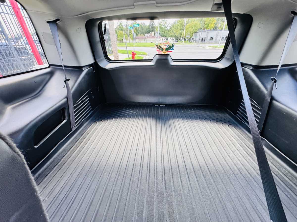 Photo 15 of this Chevrolet Tahoe