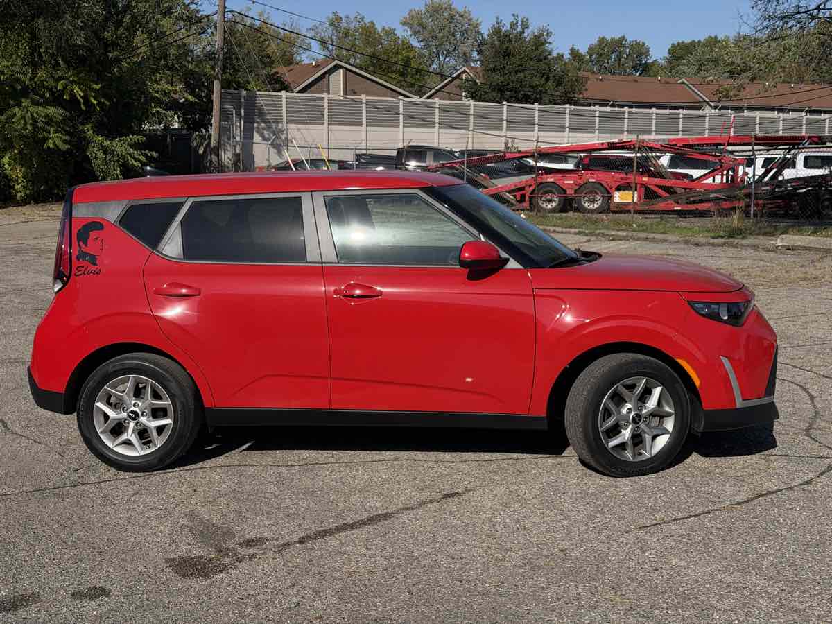 Photo 4 of this Kia Soul