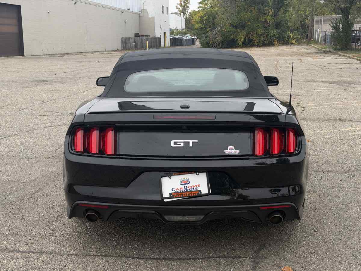 Photo 5 of this Ford Mustang