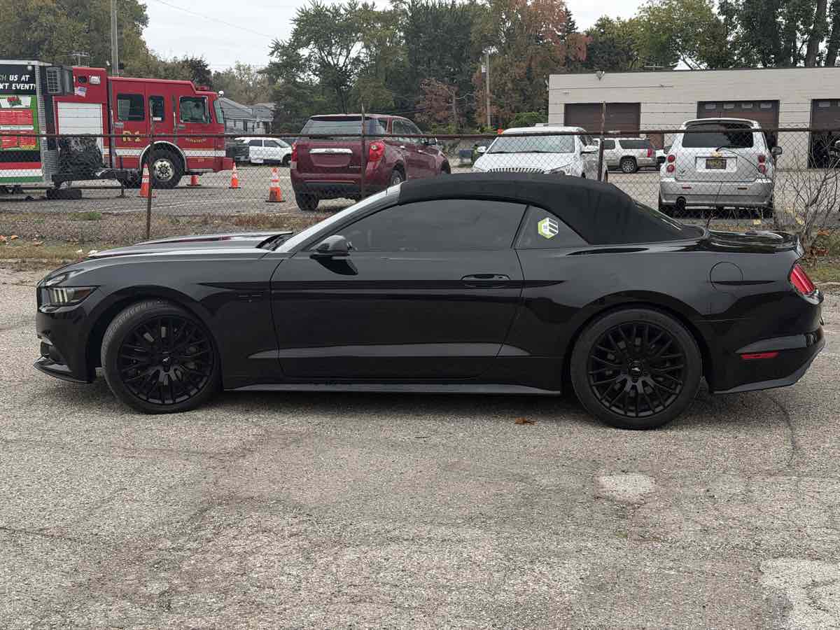Photo 8 of this Ford Mustang