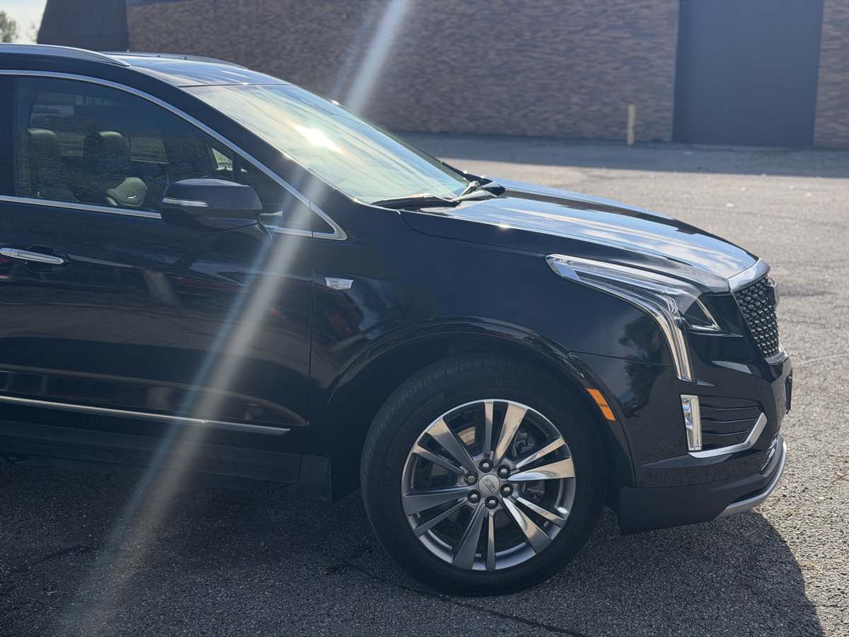 Photo 2 of this Cadillac XT5