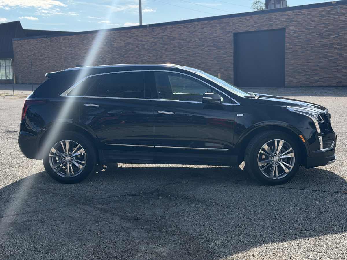 Photo 4 of this Cadillac XT5