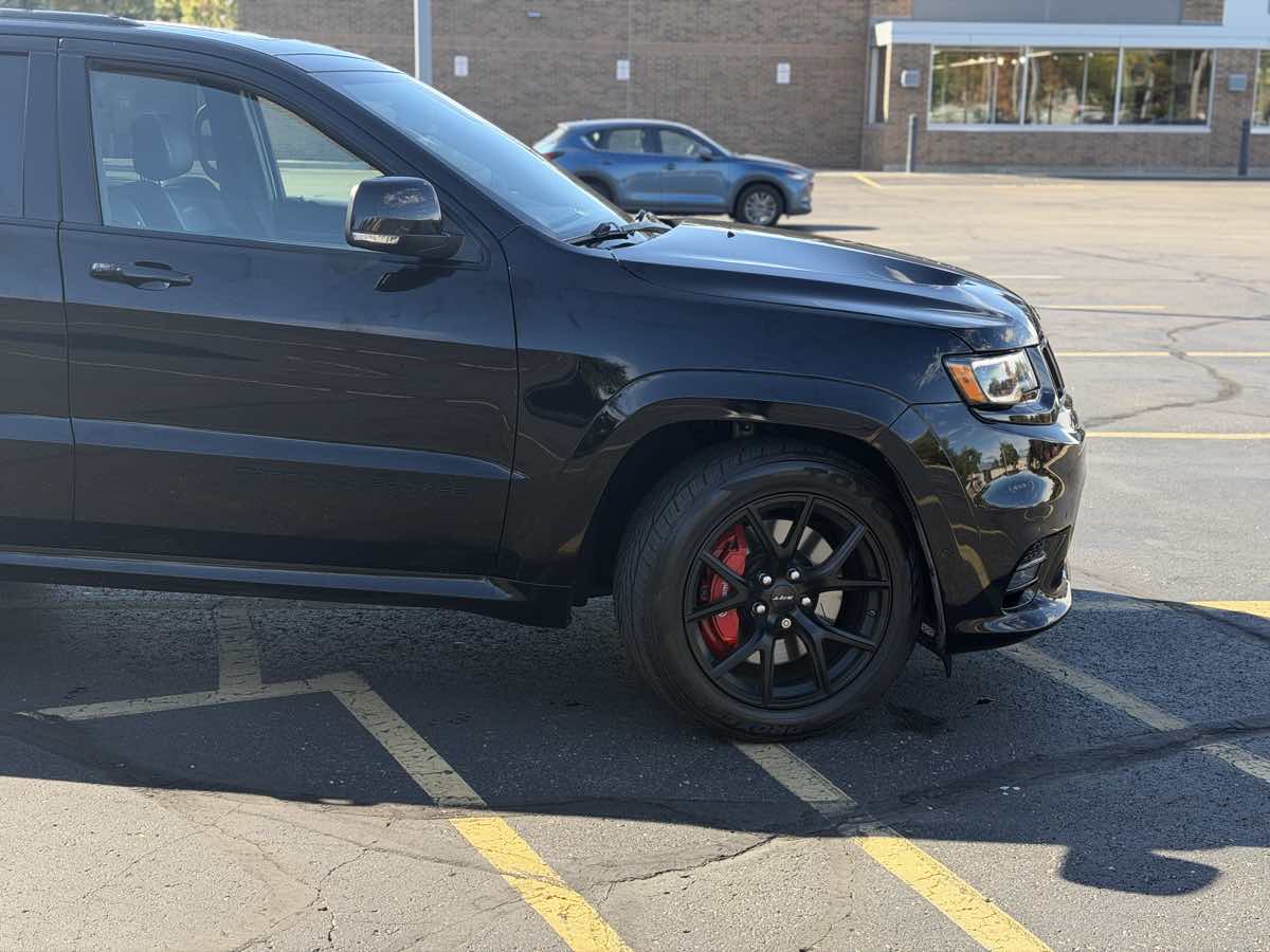 Photo 2 of this Jeep Grand Cherokee