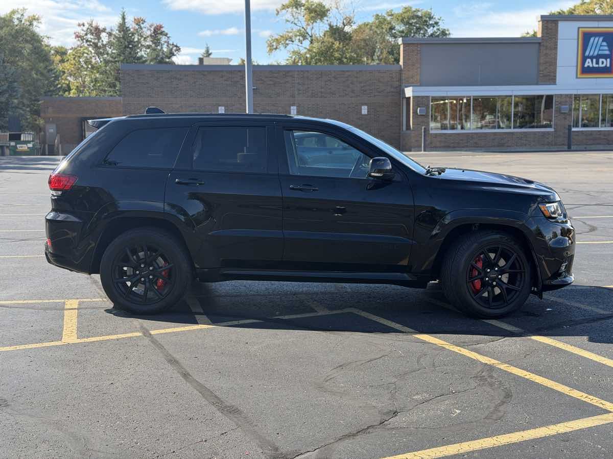 Photo 4 of this Jeep Grand Cherokee