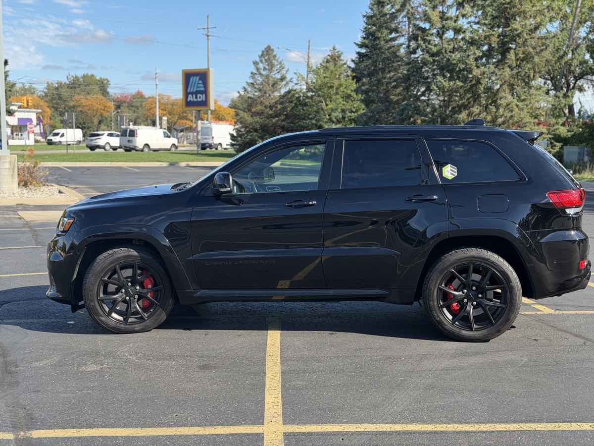 Photo 8 of this Jeep Grand Cherokee