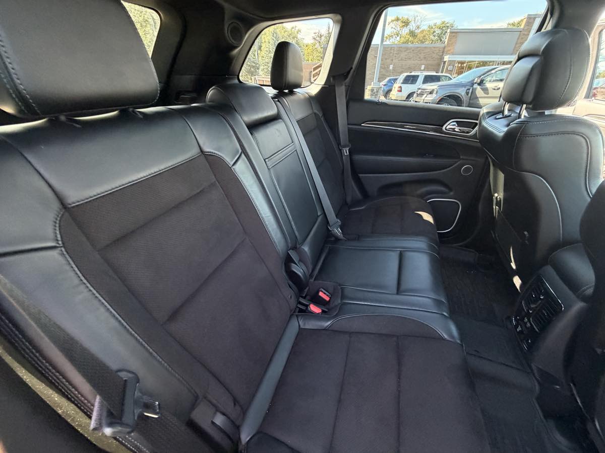 Photo 12 of this Jeep Grand Cherokee