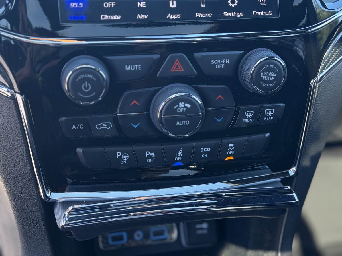 Photo 21 of this Jeep Grand Cherokee