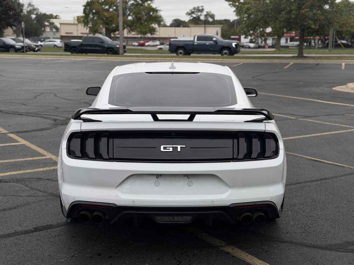 Photo 5 of this Ford Mustang