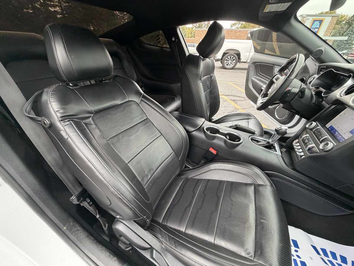 Photo 13 of this Ford Mustang
