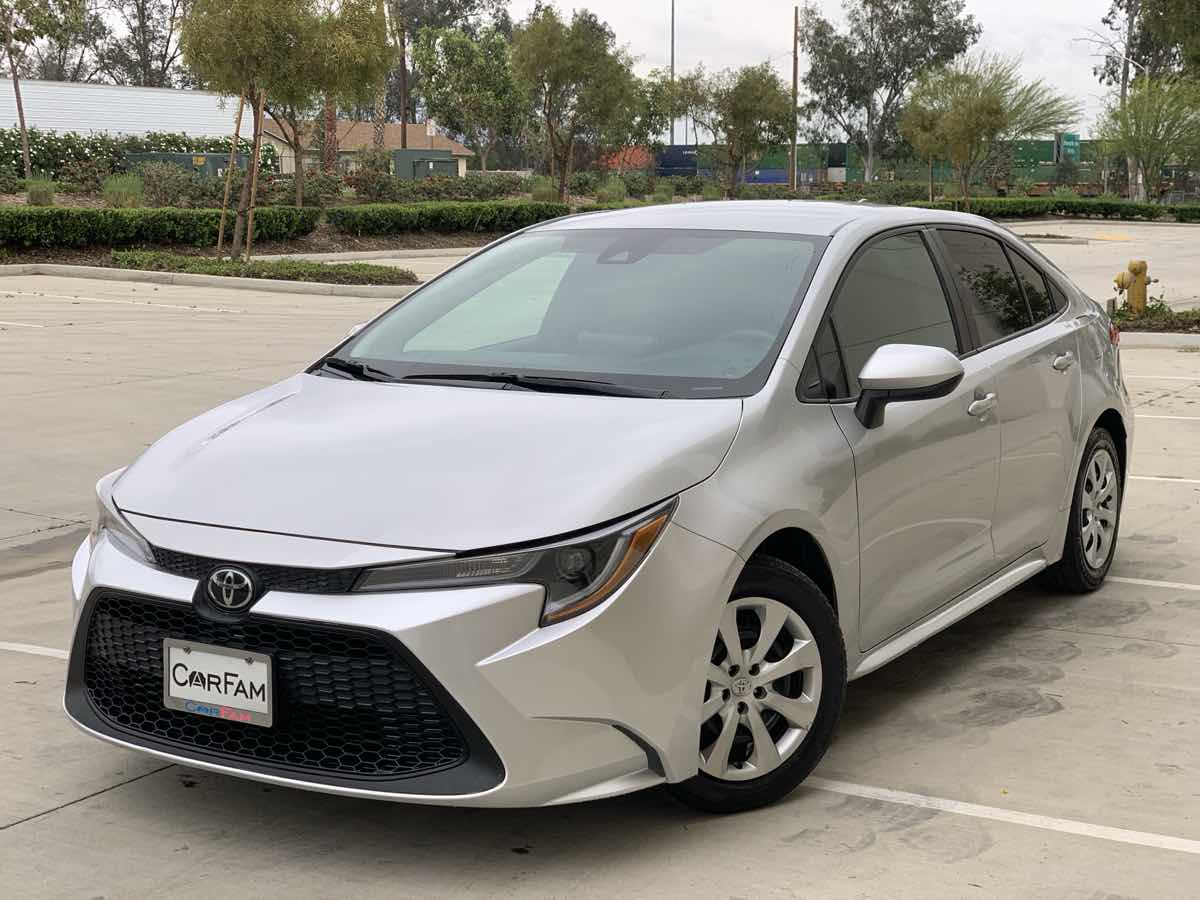 2021 Toyota Corolla LE photo 3