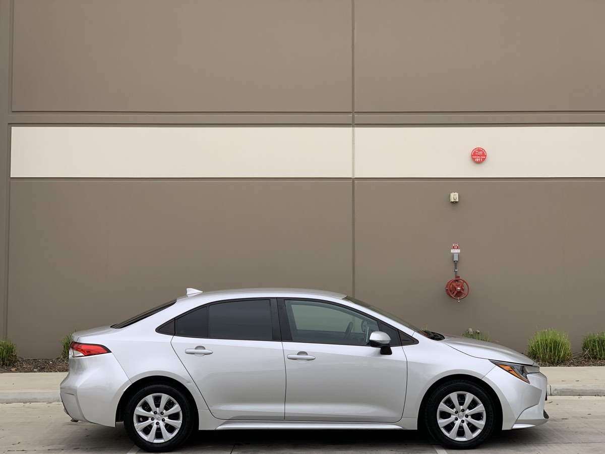 2021 Toyota Corolla LE photo 4