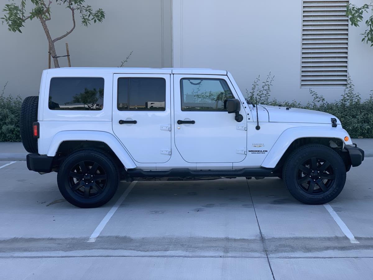 2015 Jeep Wrangler Unlimited Sahara photo 4