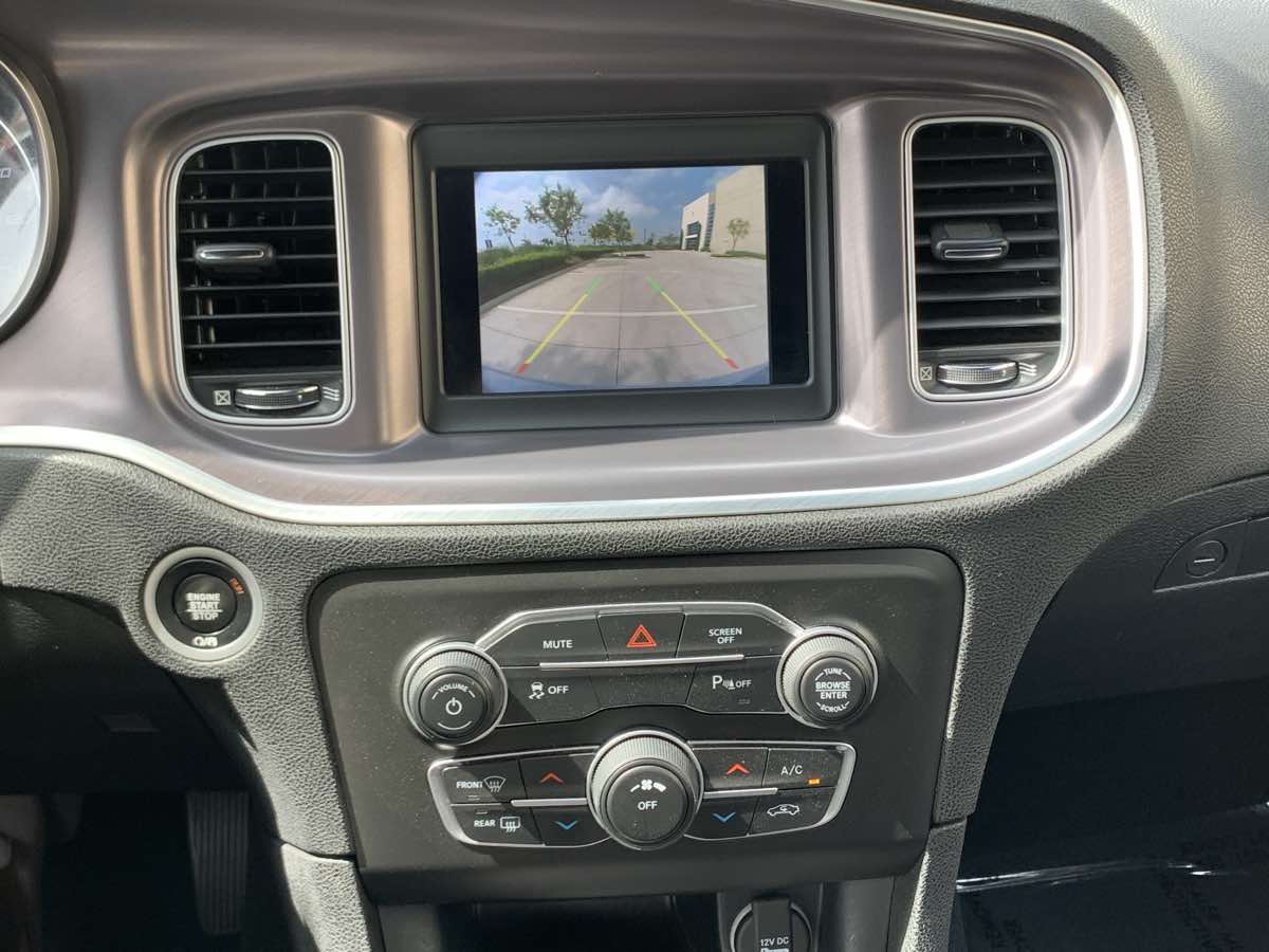 2021 Dodge Charger SXT photo 19