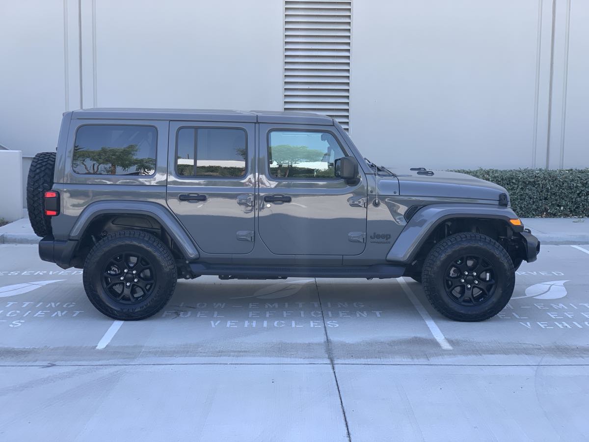 2021 Jeep Wrangler Unlimited Sahara Altitude photo 4