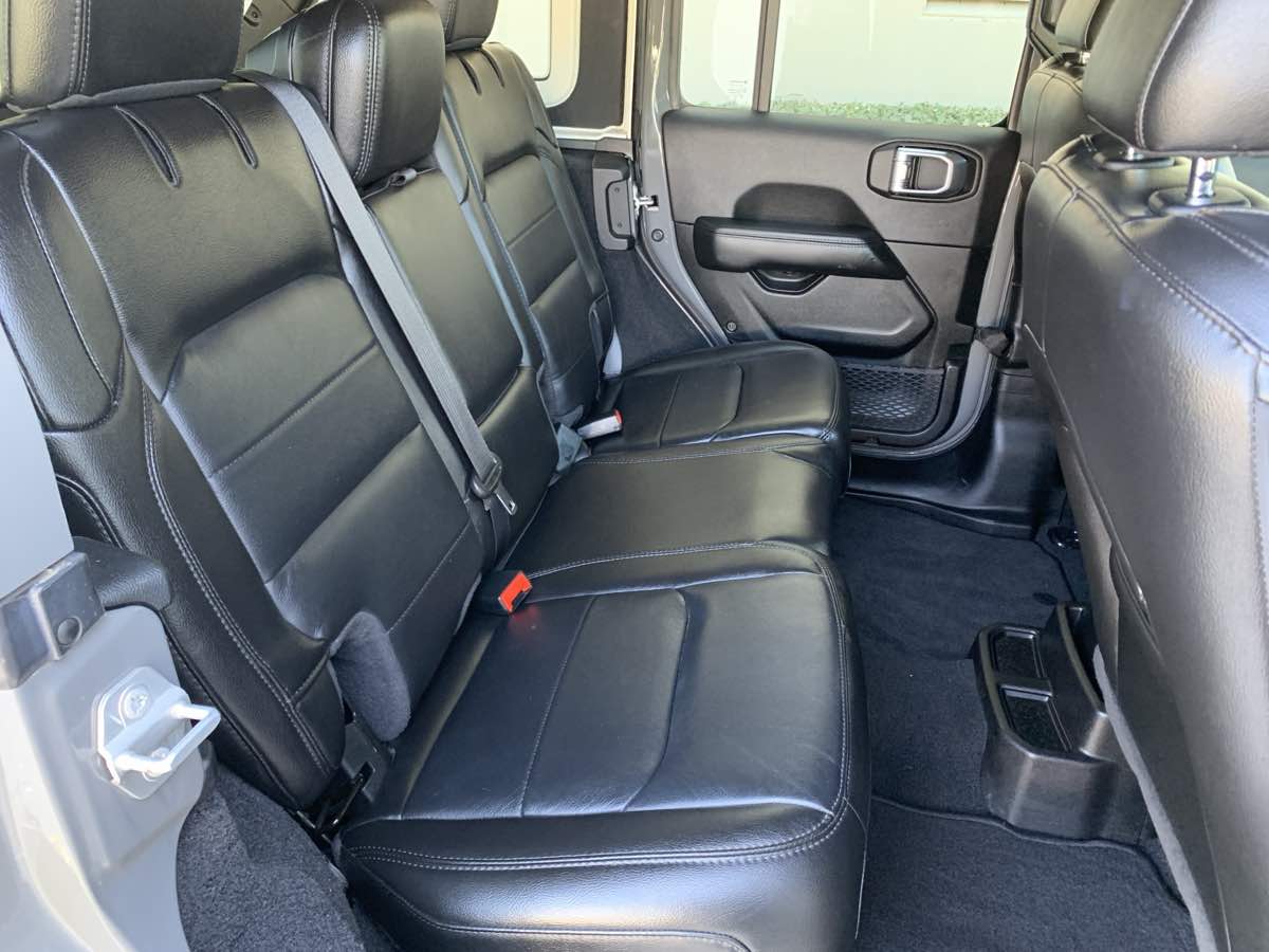 2021 Jeep Wrangler Unlimited Sahara Altitude photo 25