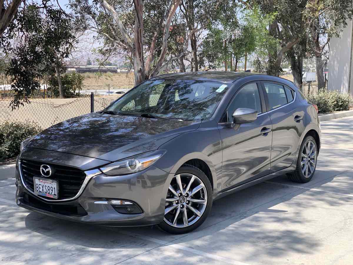 2018 Mazda Mazda3 Grand Touring photo 3