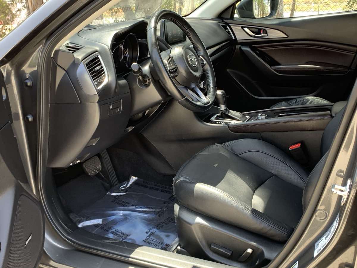 2018 Mazda Mazda3 Grand Touring photo 12