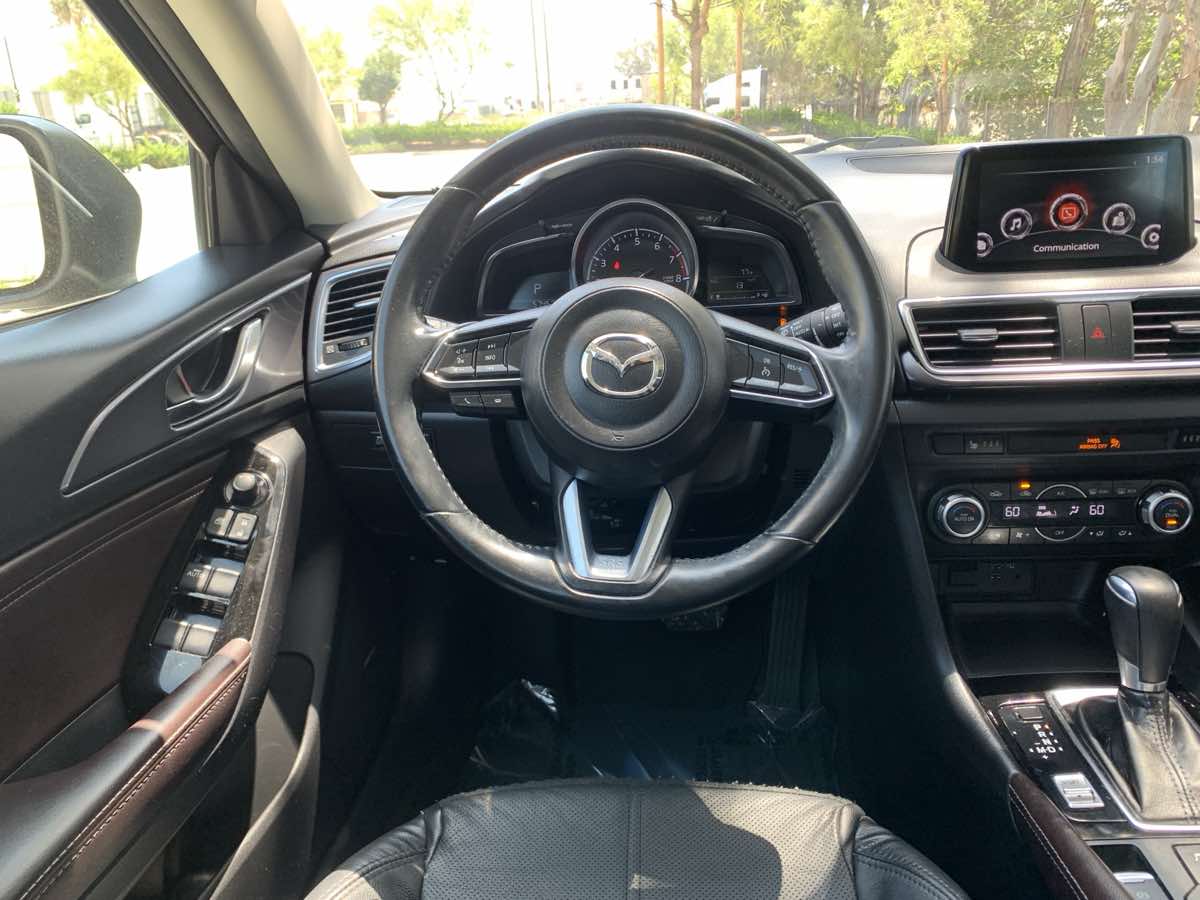 2018 Mazda Mazda3 Grand Touring photo 25