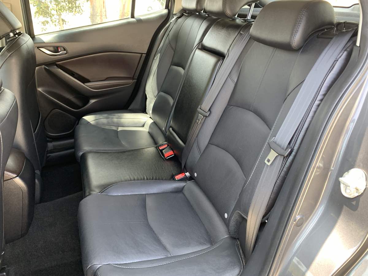 2018 Mazda Mazda3 Grand Touring photo 27