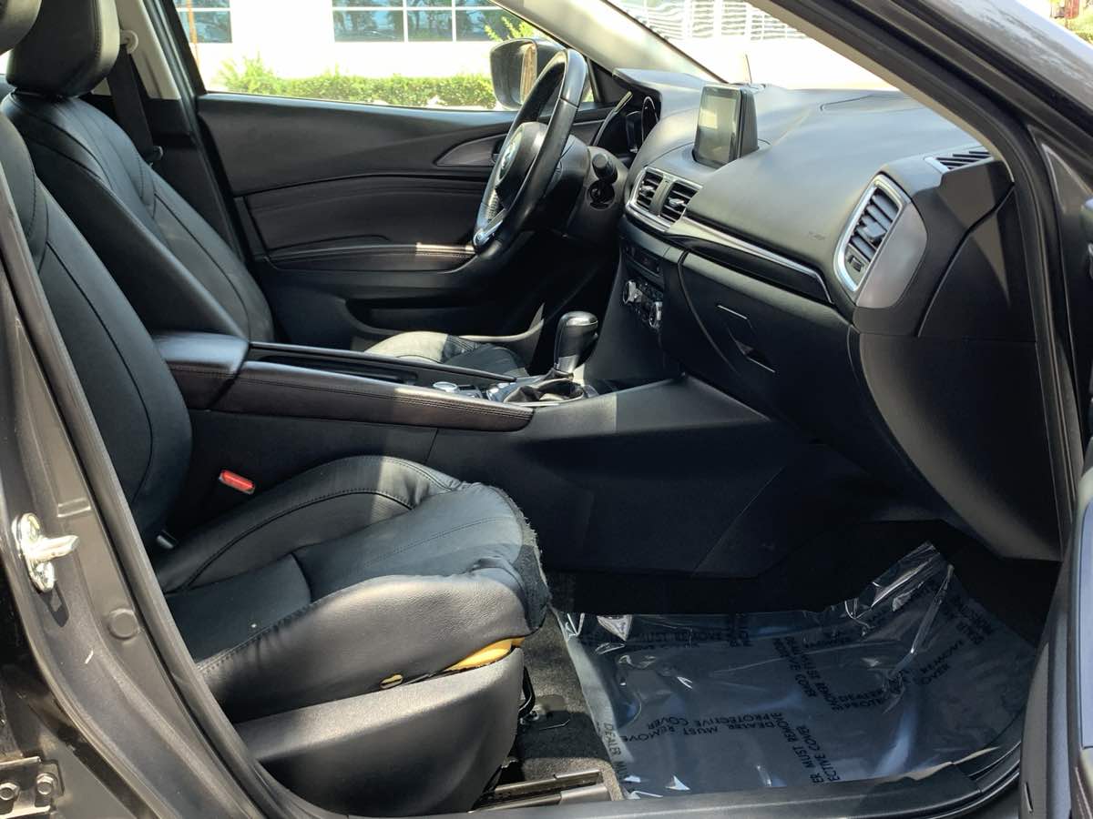 2018 Mazda Mazda3 Grand Touring photo 29