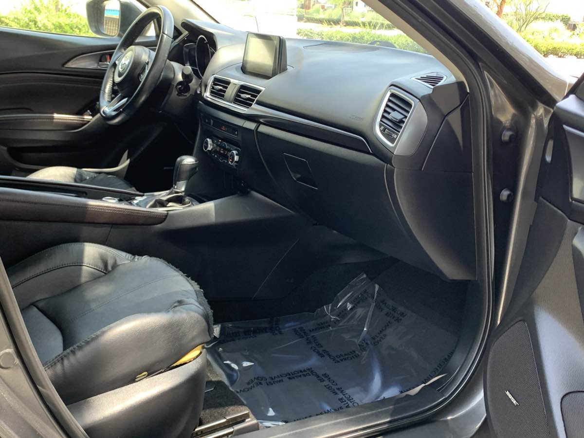 2018 Mazda Mazda3 Grand Touring photo 30