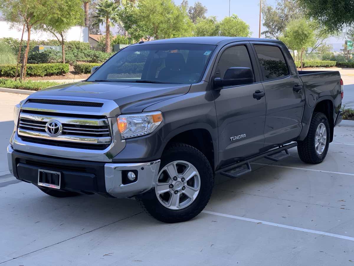 2016 Toyota Tundra SR5 photo 3