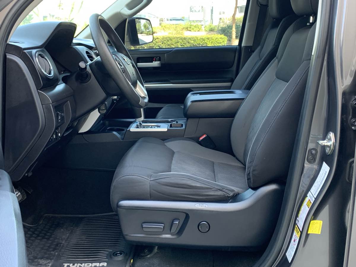 2016 Toyota Tundra SR5 photo 9