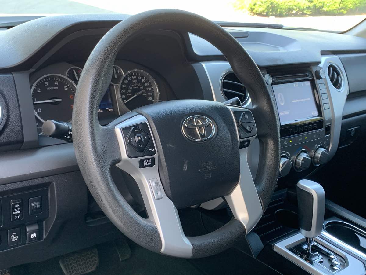 2016 Toyota Tundra SR5 photo 11