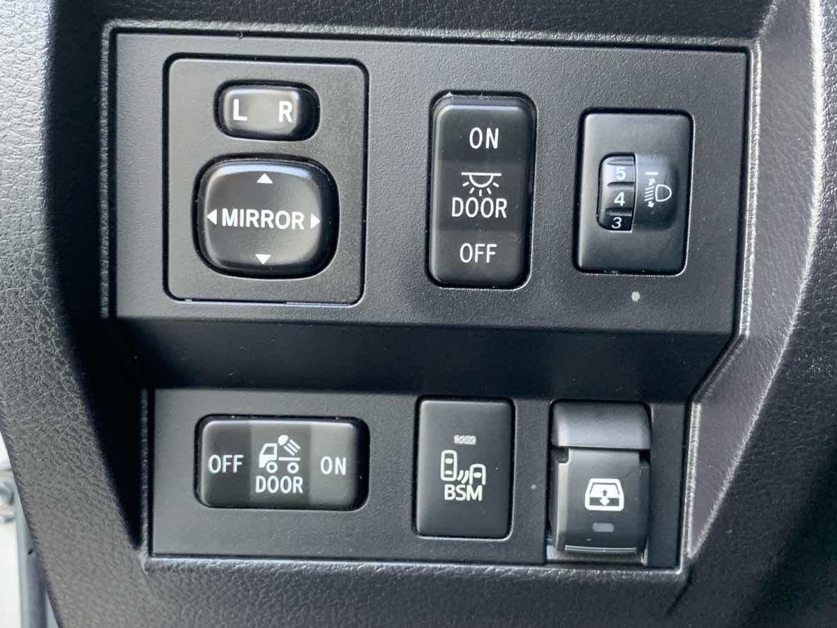 2016 Toyota Tundra SR5 photo 12