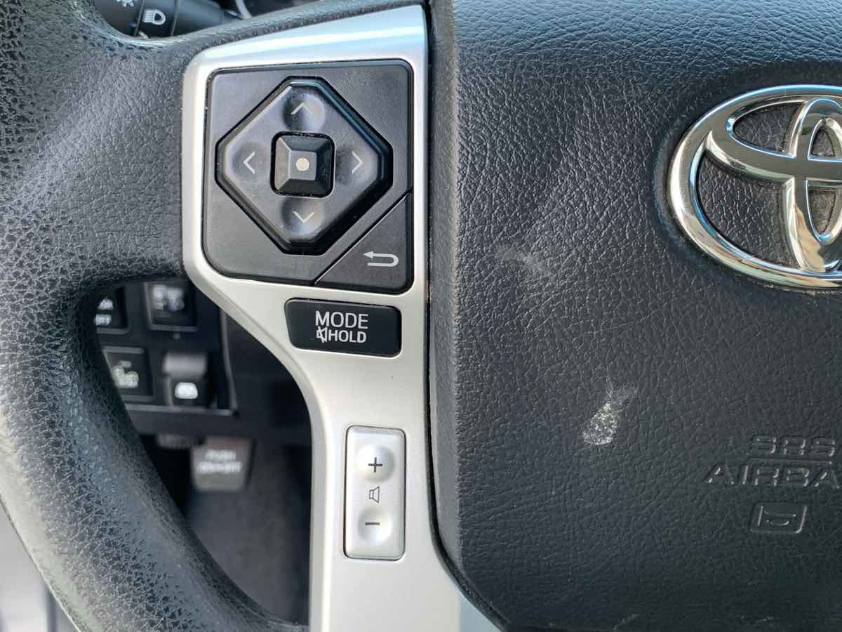 2016 Toyota Tundra SR5 photo 13