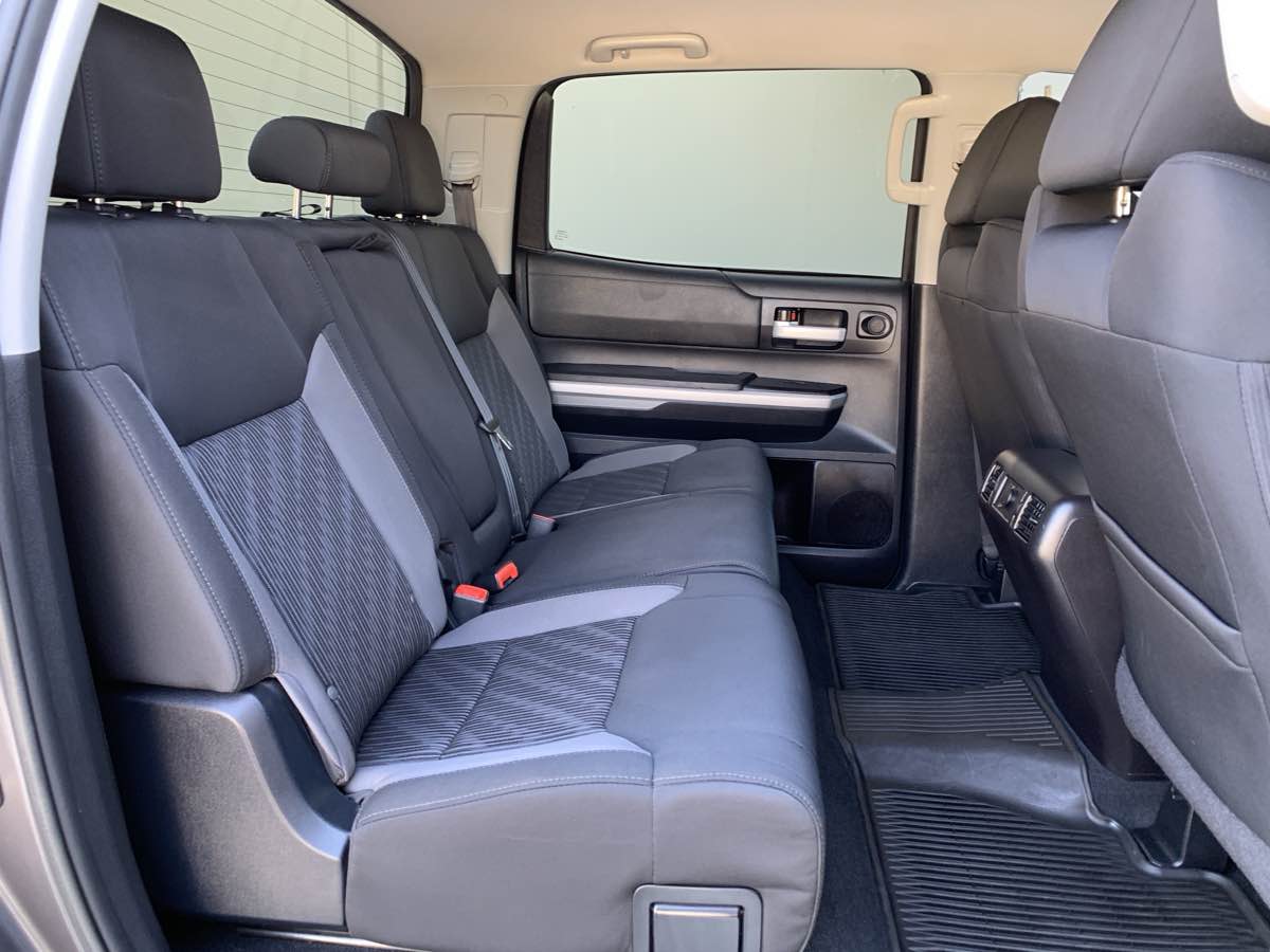 2016 Toyota Tundra SR5 photo 24