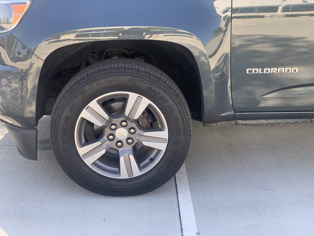 2017 Chevrolet Colorado LT photo 5