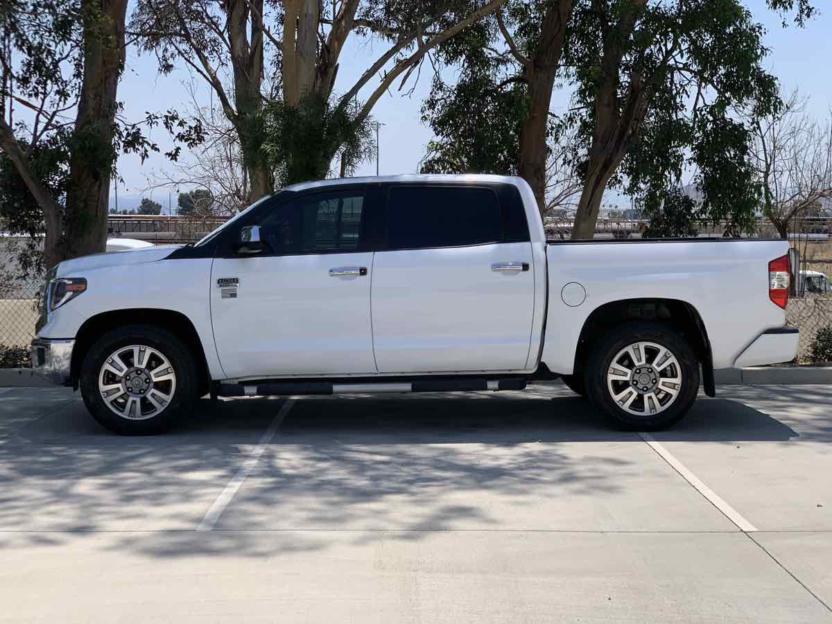 2015 Toyota Tundra Platinum Grade photo 3