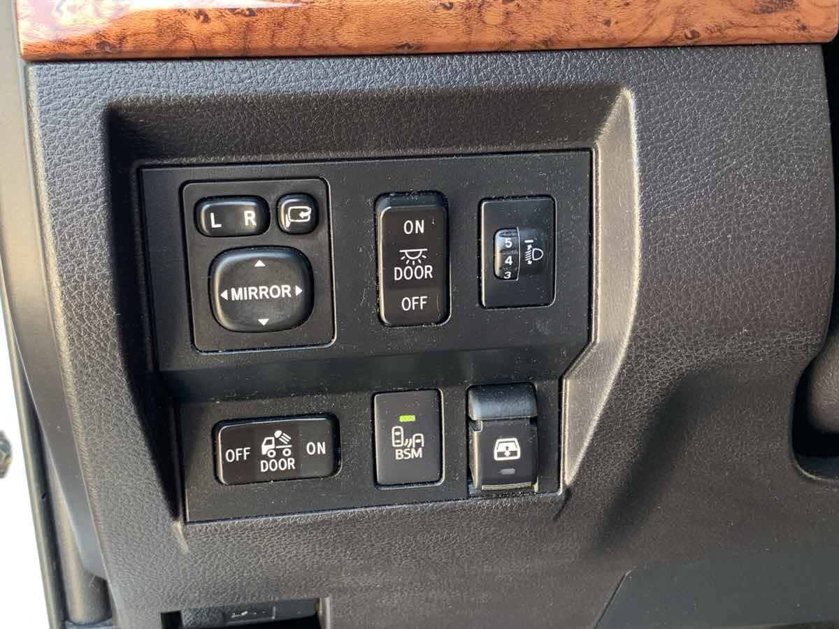 2015 Toyota Tundra Platinum Grade photo 12