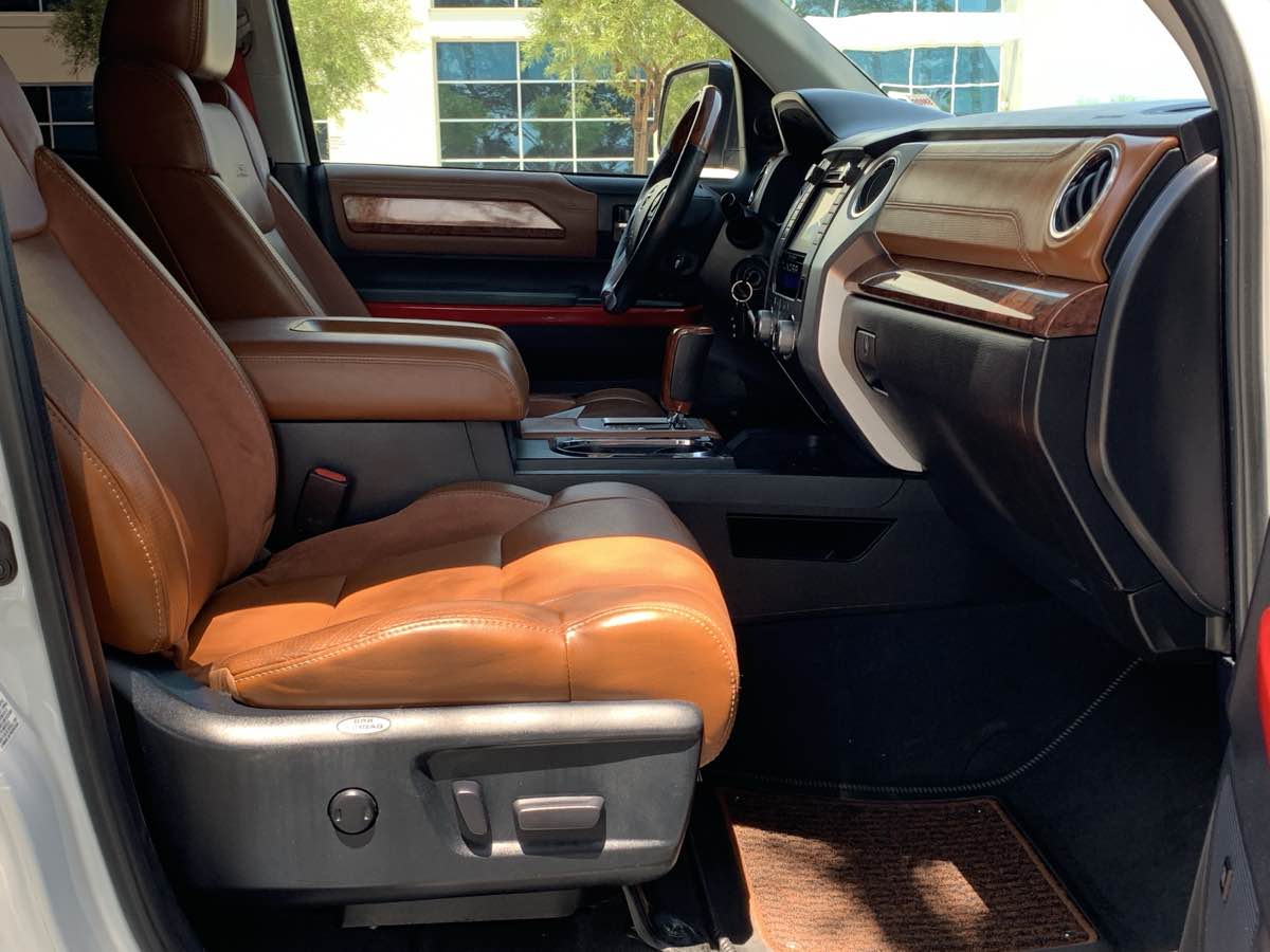 2015 Toyota Tundra Platinum Grade photo 29