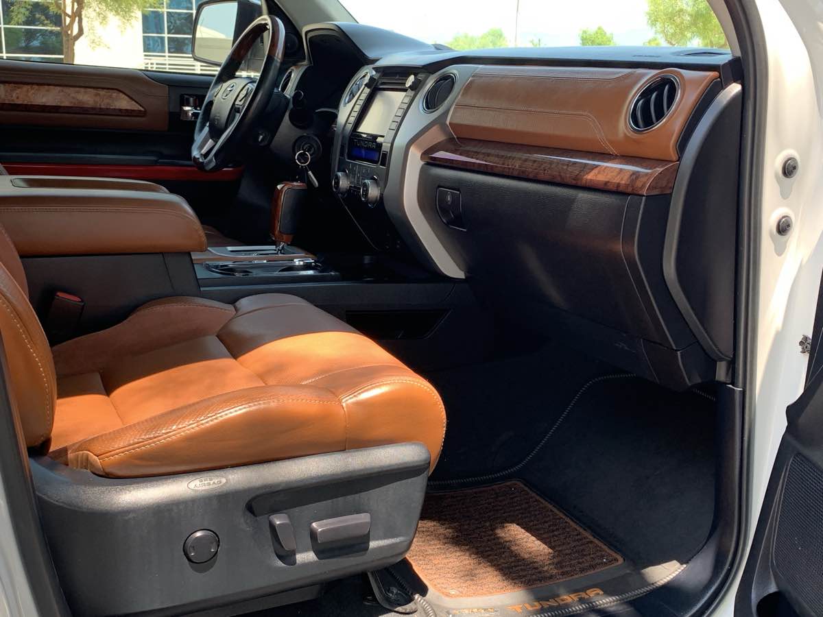 2015 Toyota Tundra Platinum Grade photo 30
