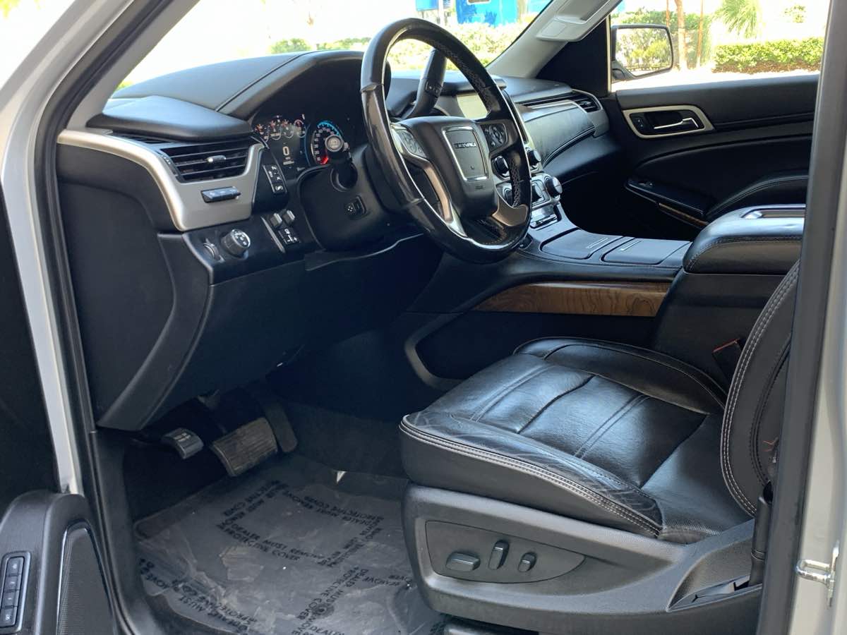 2020 GMC Yukon XL Denali - Photo 13