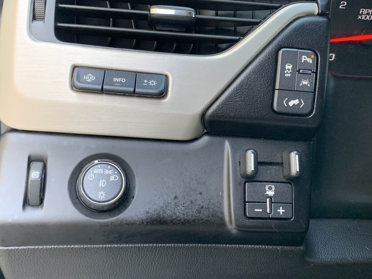 2020 GMC Yukon XL Denali - Photo 15