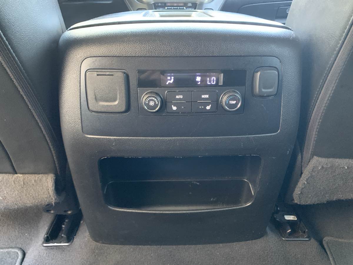 2020 GMC Yukon XL Denali - Photo 25