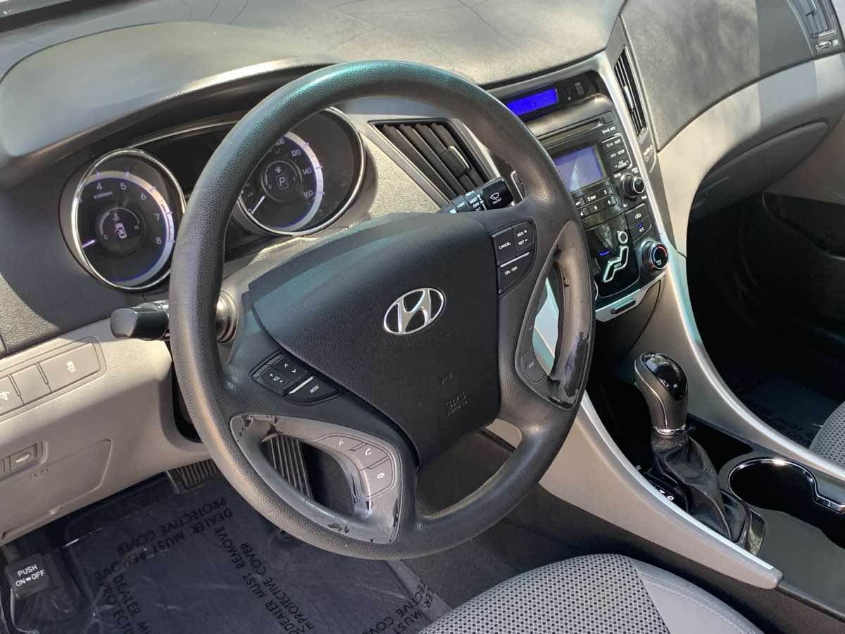 2011 Hyundai Sonata GLS photo 13
