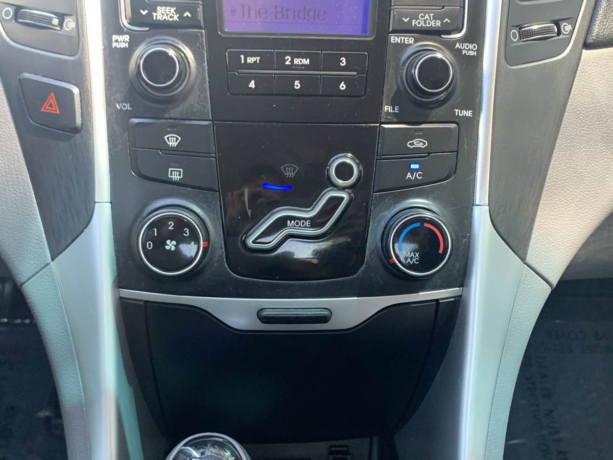 2011 Hyundai Sonata GLS photo 20