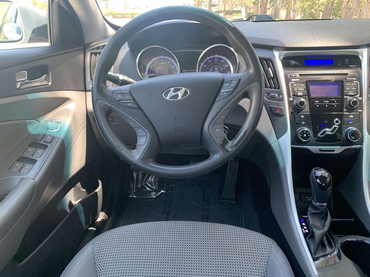 2011 Hyundai Sonata GLS photo 22
