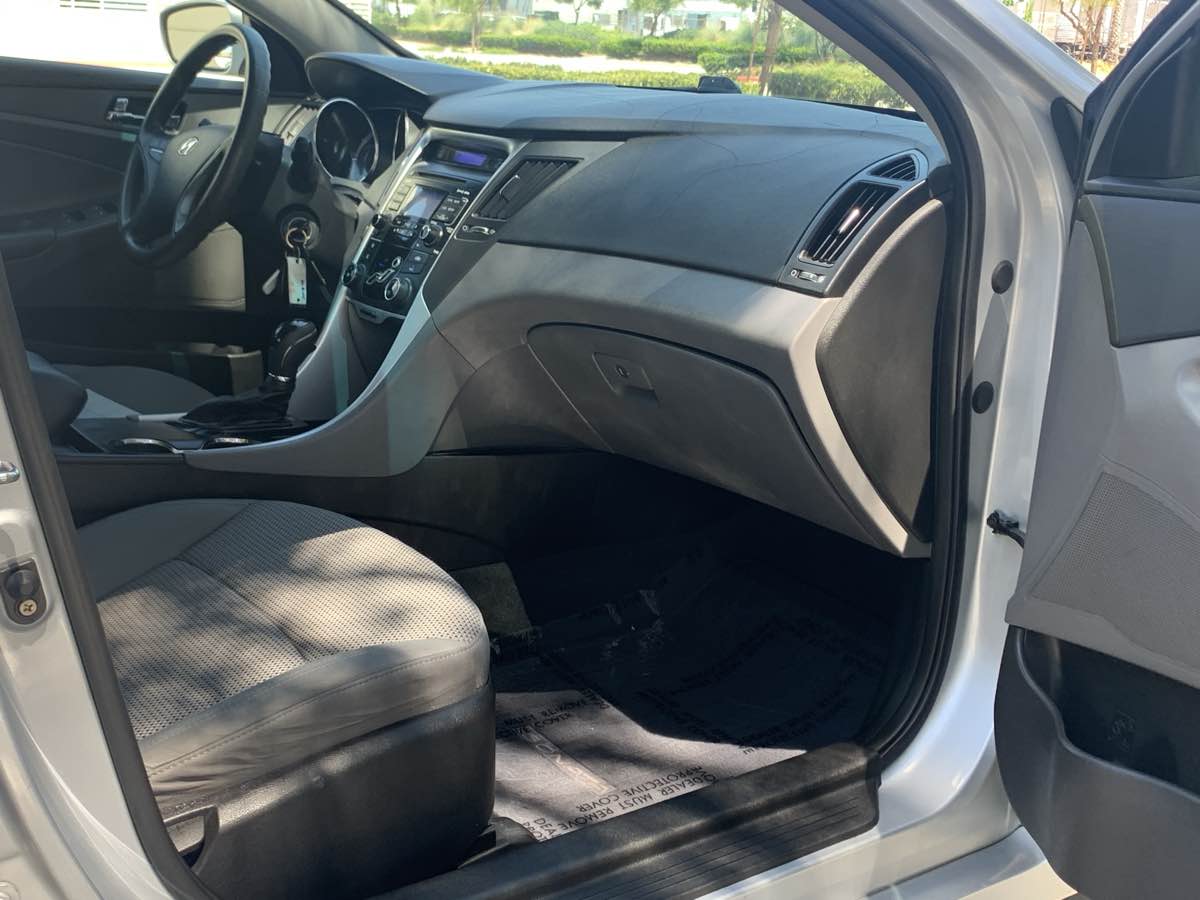 2011 Hyundai Sonata GLS photo 27