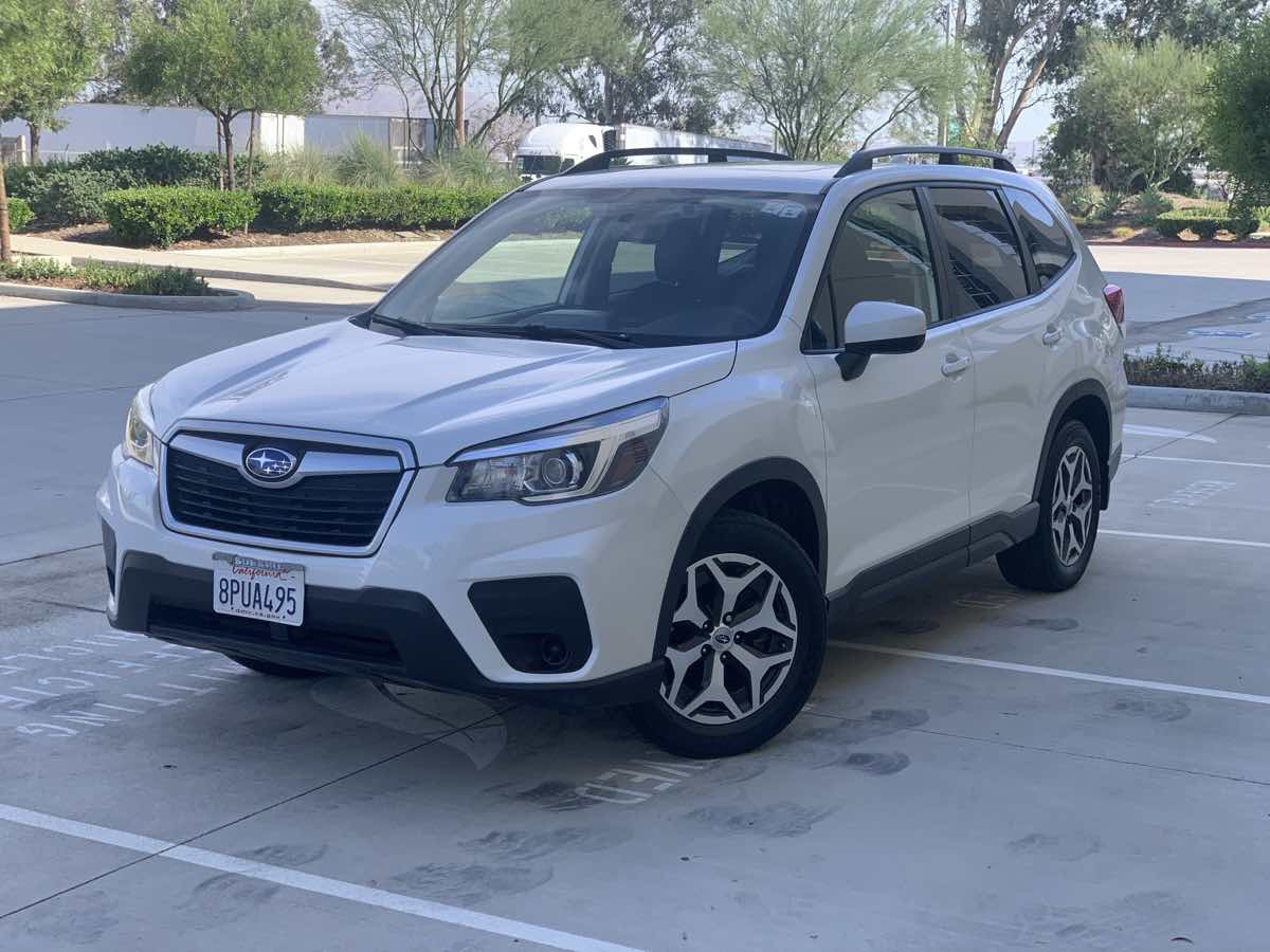 2020 Subaru Forester Premium photo 2