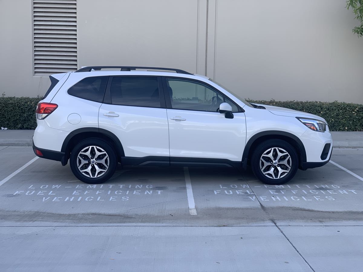 2020 Subaru Forester Premium photo 3