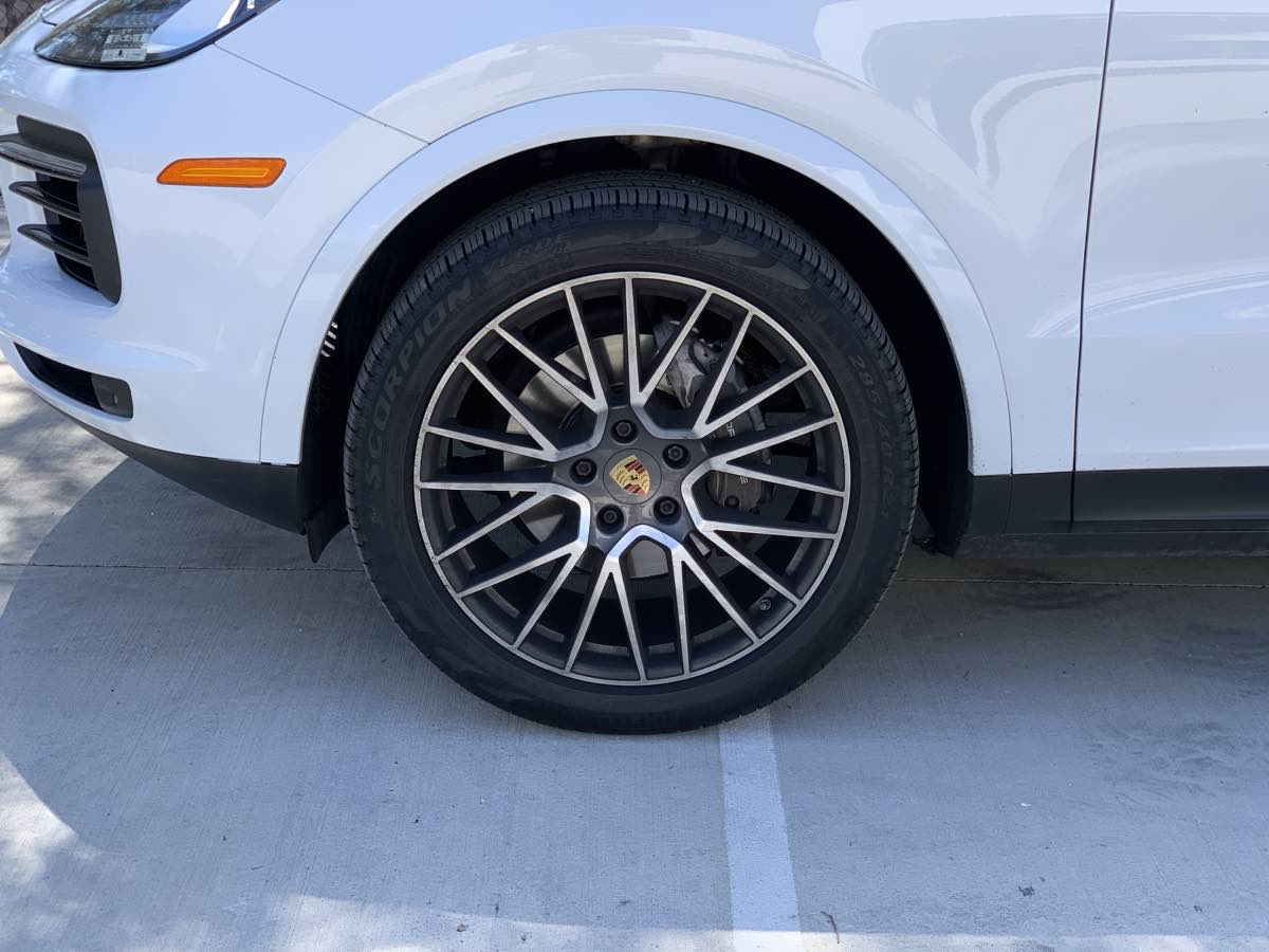 2020 Porsche Cayenne Coupe photo 8