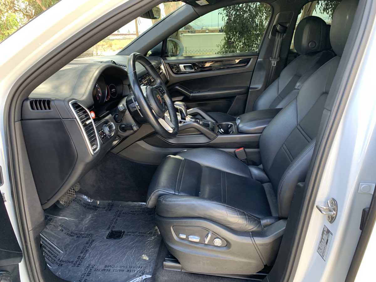 2020 Porsche Cayenne Coupe photo 10