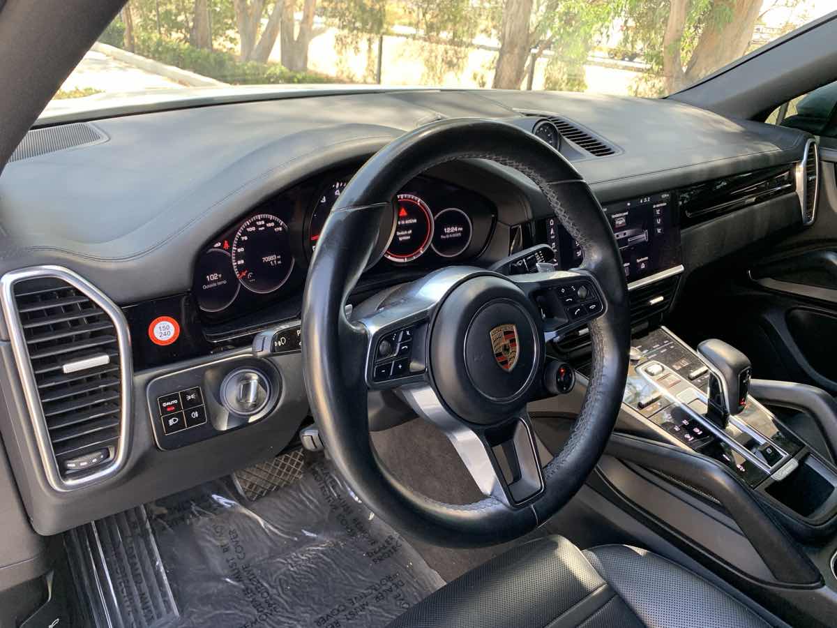 2020 Porsche Cayenne Coupe photo 12